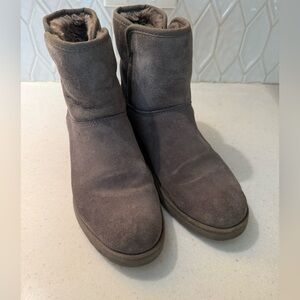 UGG Kristen Wedge Bootie Sz 8 Grey Suede Sheepskin Classic Slim